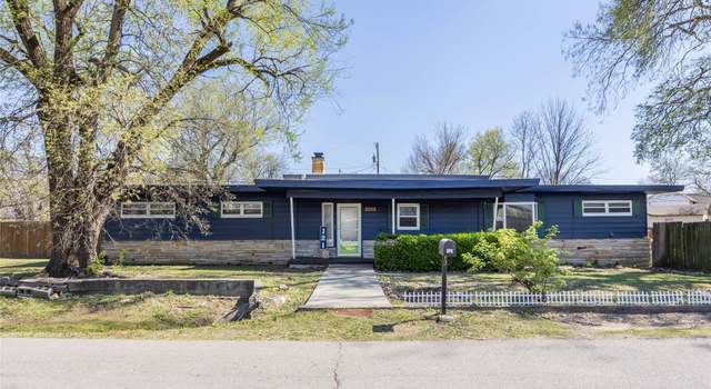 Photo of 121 E Midway St, Broken Arrow, OK 74012