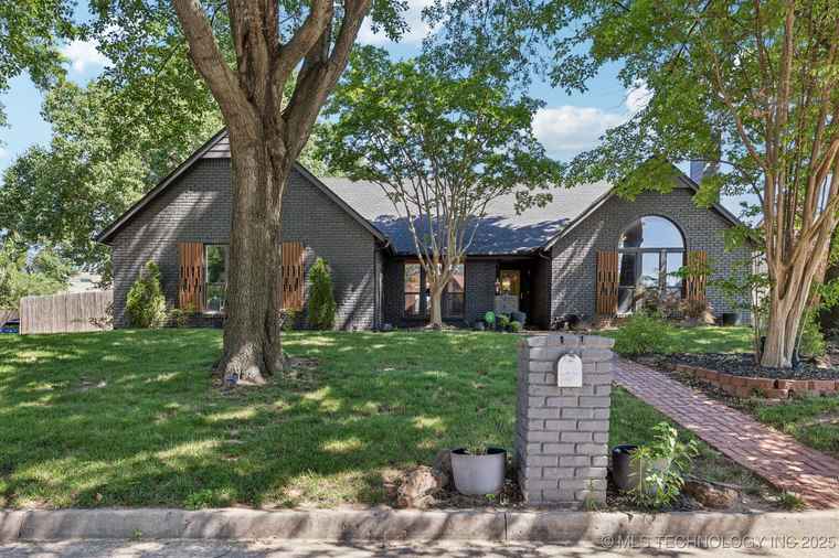 Photo of 6717 E 99th St Tulsa, OK 74133