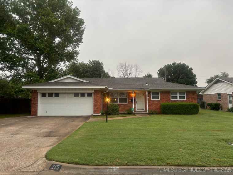Photo of 215 S 118th EastAvenue Tulsa, OK 74128
