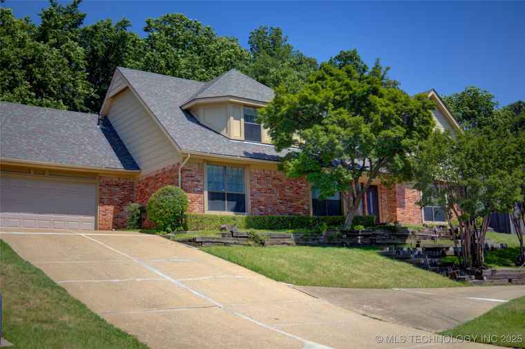 Photo of 7822 S Urbana Ave Tulsa, OK 74136