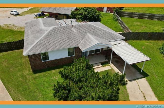 302 Carey St, Wynnewood, OK 73098 | MLS# 2122749 | Redfin