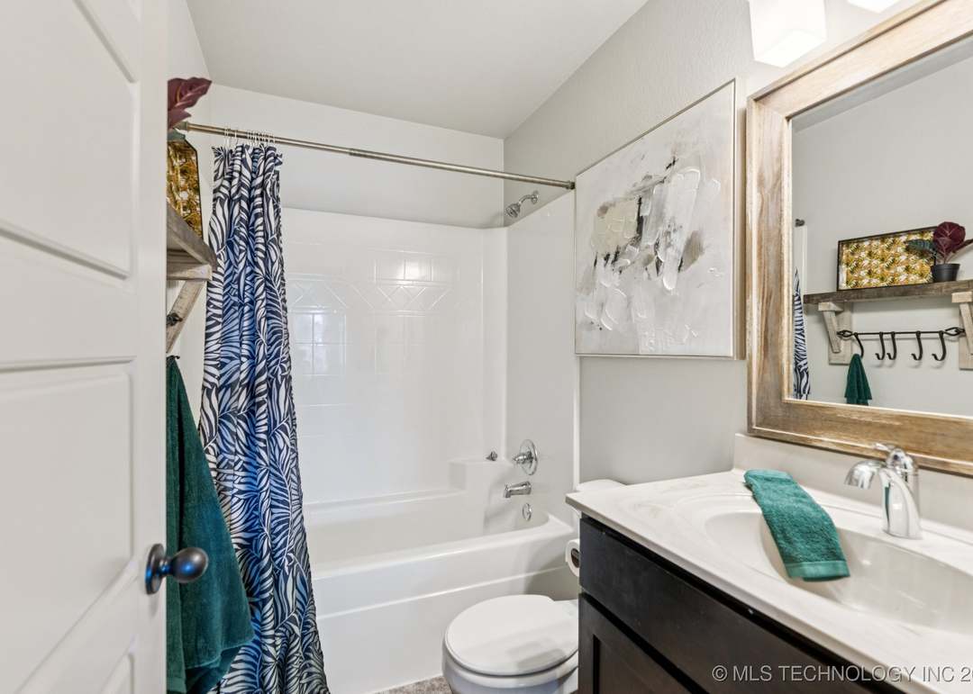 8731 E 136th St S, Bixby, OK 74008