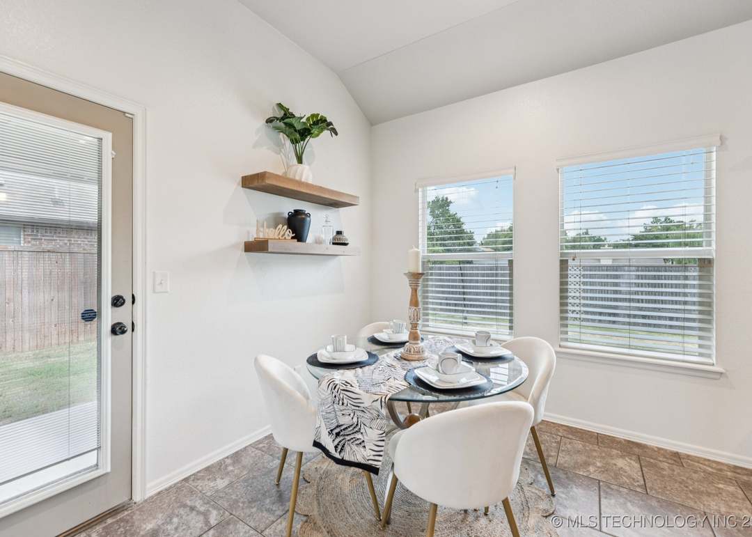 8731 E 136th St S, Bixby, OK 74008