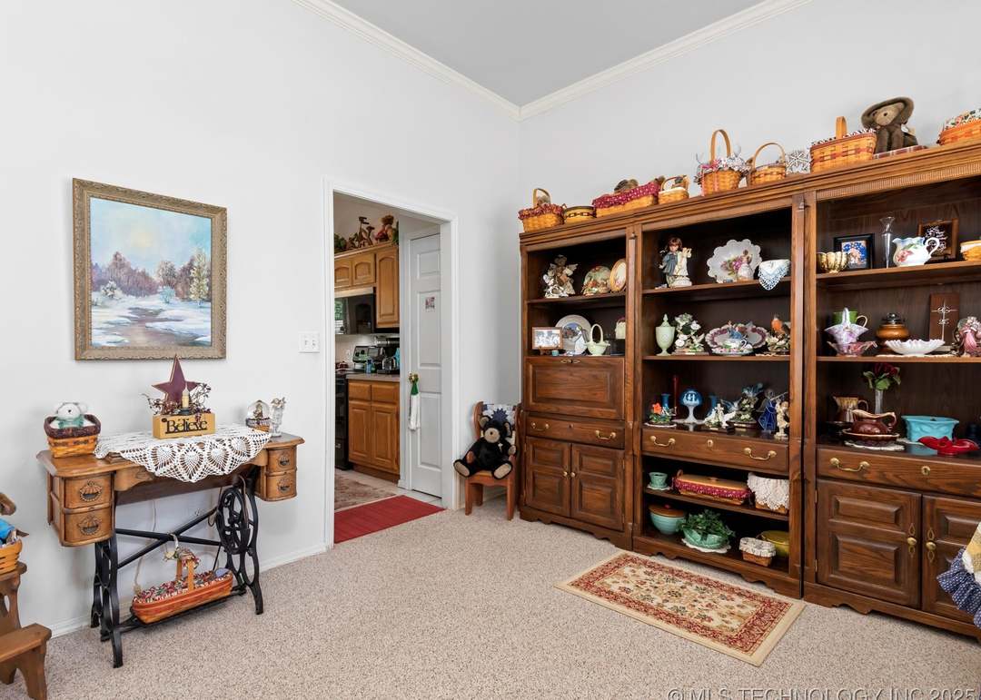 12180 Skyline Dr, Collinsville, OK 74021