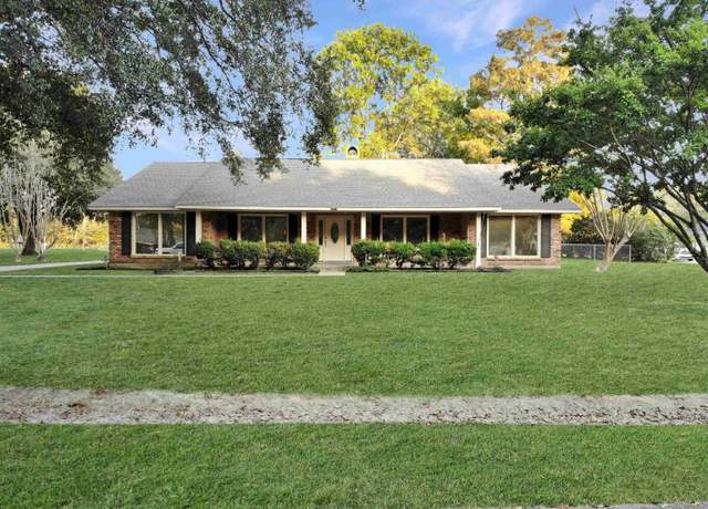 Property at 12420 Partridgewood Dr, Central, LA 70714, 4 beds, 2.5 baths