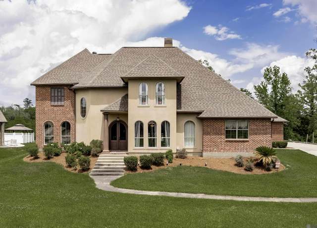 Property at 1133 Pompey Dr, Baton Rouge, LA 70816, 4 beds, 4 baths