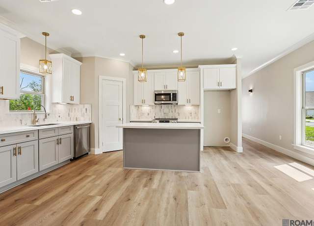 Property at 724 S Audubon Place Ave, Gonzales, LA 70737, 2 beds, 2 baths