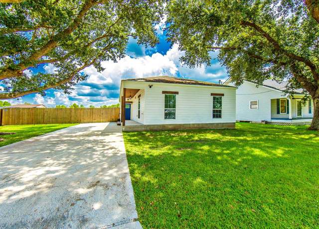 Property at 249 Bayou Vista Dr, Thibodaux, LA 70301, 3 beds, 2 baths