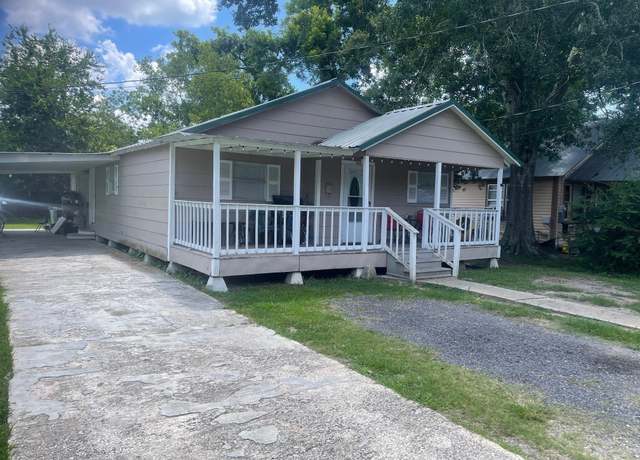 Property at 506 S Broadway St, Jennings, LA 70546, 3 beds, 2 baths
