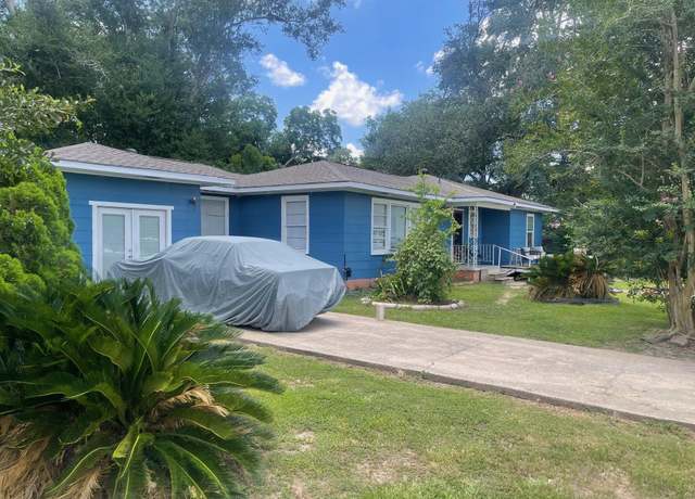 Property at 1806 S Main St, Jennings, LA 70546, 3 beds, 1.5 baths