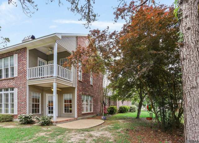 Property at 6112 Beechgrove Ln, St Francisville, LA 70775, 3 beds, 2.5 baths
