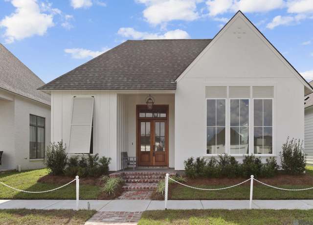 Property at 13740 Sweet Cherry Dr, Baton Rouge, LA 70810, 3 beds, 2.5 baths