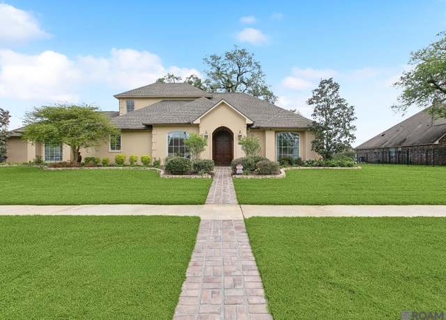 Property at 18005 Lakeside Dr, Greenwell Springs, LA 70739, 4 beds, 3.5 baths