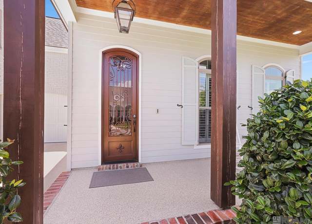 Property at 38189 Emery Ln, Prairieville, LA 70769, 4 beds, 2.5 baths