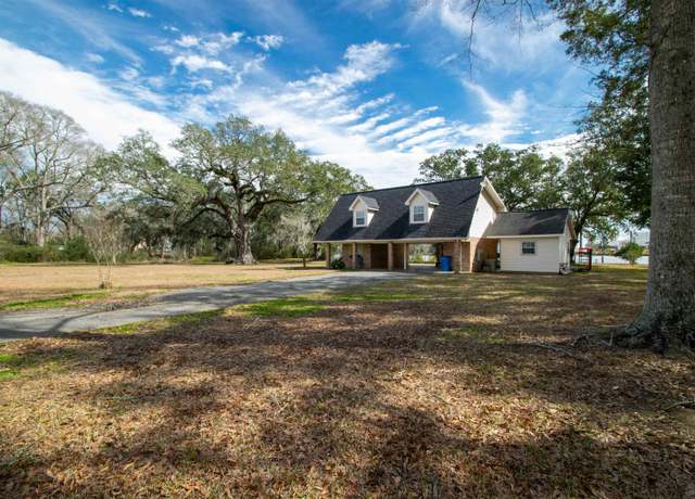 Property at 1086 9A-1 Victoria Riverside Rd, Patterson, LA 70392, 3 beds, 1.5 baths