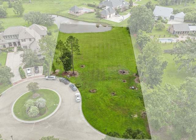 Property at 18704 St Andrews Ct Ct W, Prairieville, LA 70769