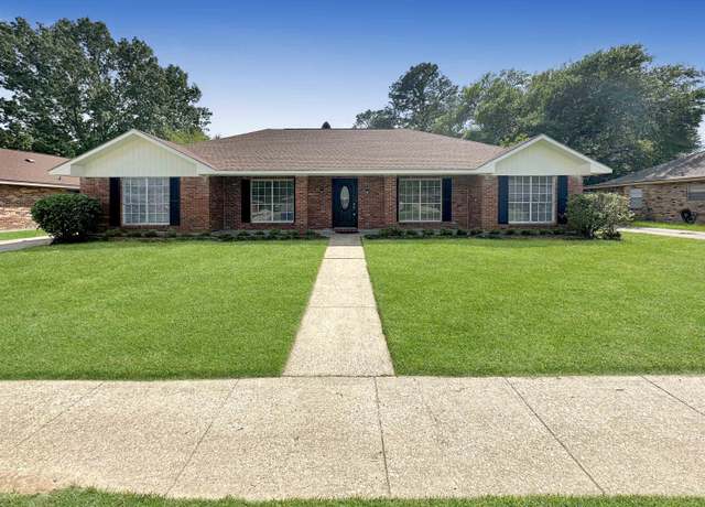 Property at 13326 Berwick Ave, Baton Rouge, LA 70815, 4 beds, 2.5 baths