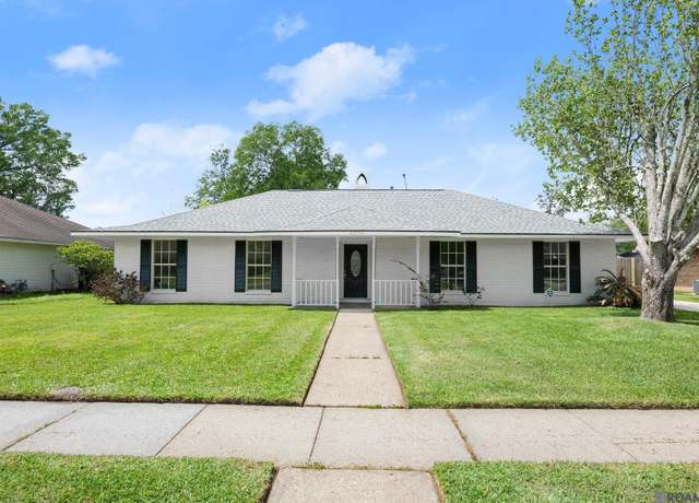 Property at 6250 Chattanooga Dr, Saint George, LA 70817, 3 beds, 2 baths