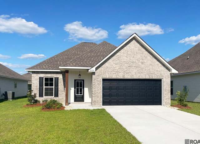 Property at 28324 Moreau Dr, Denham Springs, LA 70726, 3 beds, 2 baths
