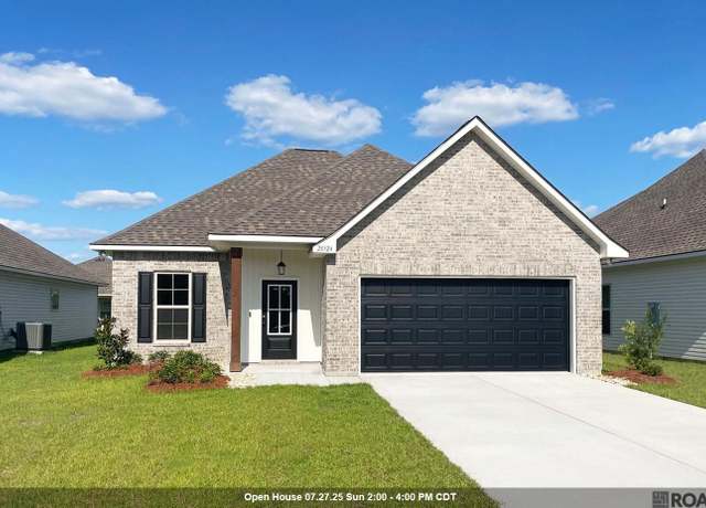Property at 28324 Moreau Dr, Denham Springs, LA 70726, 3 beds, 2 baths