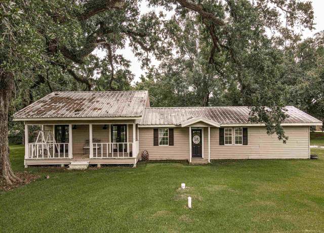 Property at 35467 La Hwy 74, Geismar, LA 70734, 3 beds, 2 baths