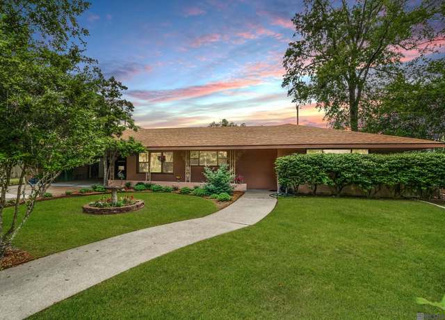 Property at 212 Stephanie Ave, Lafayette, LA 70503, 4 beds, 3 baths