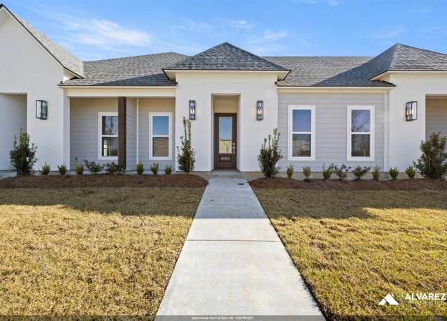 Property at 16141 Chancel Ave, Baton Rouge, LA 70816, 3 beds, 2 baths