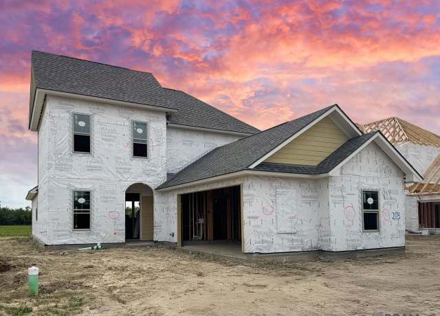 Property at 5135 Colmar Rd, Gonzales, LA 70737, 4 beds, 3.5 baths