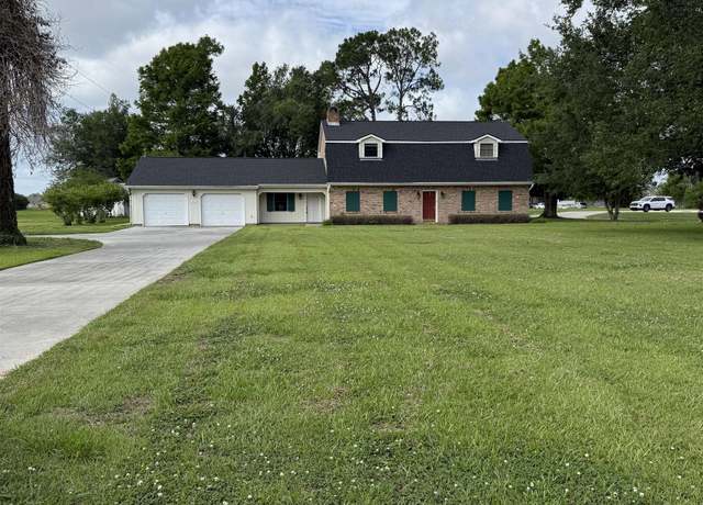 Property at 1611 St Mary St, Thibodaux, LA 70301, 4 beds, 2 baths
