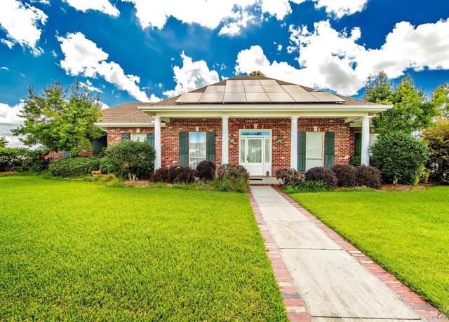Property at 115 Autumn Dr, Houma, LA 70360, 4 beds, 2.5 baths