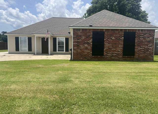 Property at 43263 N Henderson Ave, Prairieville, LA 70769, 3 beds, 2 baths