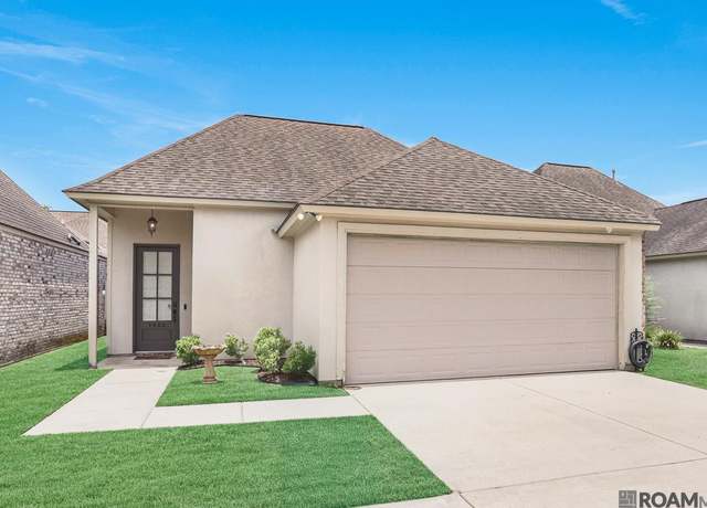 Property at 7965 Seville Ct, Baton Rouge, LA 70820, 3 beds, 2 baths