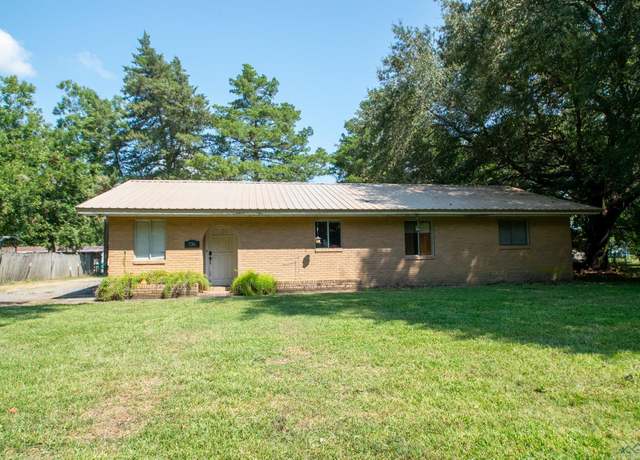 Property at 736 Main St N, Krotz Springs, LA 70750, 4 beds, 2 baths