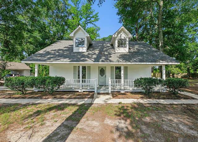 Property at 17431 Summerfield Rd North, Prairieville, LA 70769, 3 beds, 2.5 baths