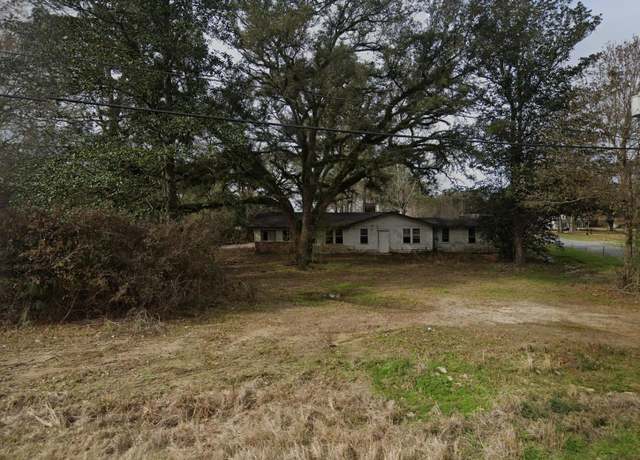 Property at 21731 Greenwell Springs Rd, Greenwell Springs, LA 70739, 3 beds, 2 baths