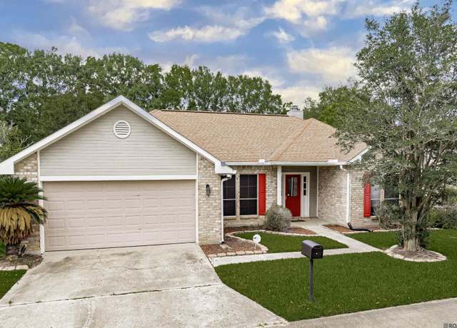 Property at 4228 Stumberg Ln, Baton Rouge, LA 70816, 3 beds, 2 baths