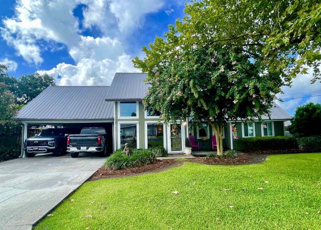 Property at 240 East 87th St, Cut Off, LA 70345, 3 beds, 2.5 baths