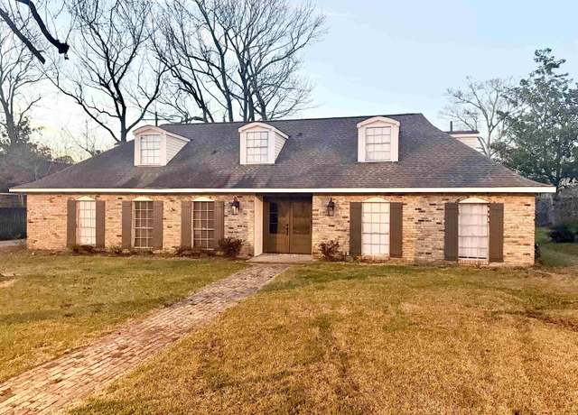 Property at 11025 Goodwood Blvd, Baton Rouge, LA 70815, 4 beds, 2 baths