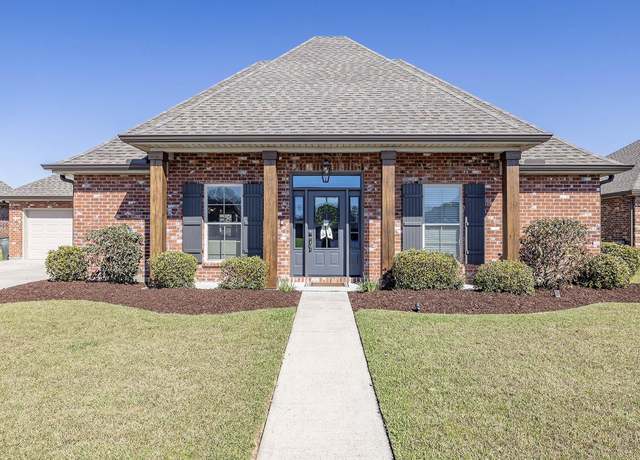 Property at 317 Terra Cane Dr, Houma, LA 70360, 4 beds, 2.5 baths