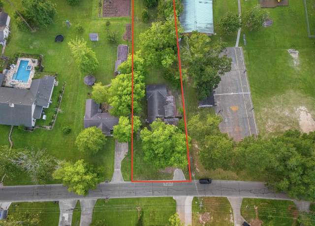 Property at 457 Nelson Dr, Baton Rouge, LA 70808, 3 beds, 2 baths