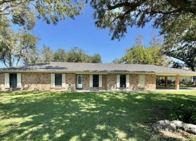 Property at 4015 Country Dr, Bourg, LA 70343, 3 beds, 3 baths