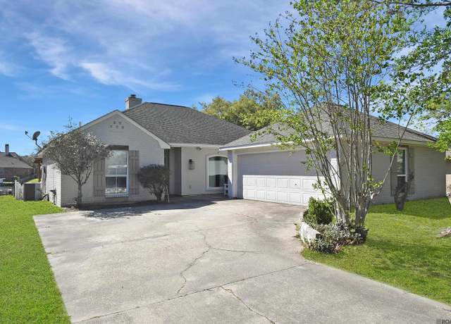 Property at 18733 W Lake Terrace Dr, Baton Rouge, LA 70817, 3 beds, 2 baths