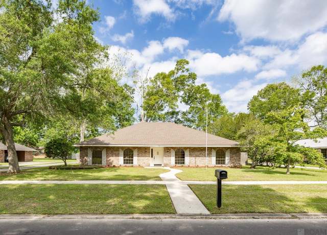 Property at 733 Louray Dr, Baton Rouge, LA 70808, 4 beds, 3 baths