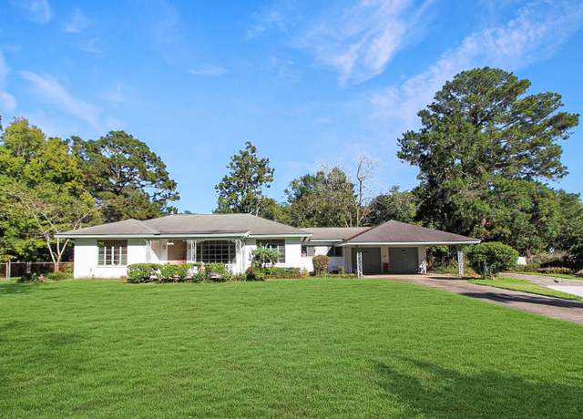 Property at 3744 Conrad Dr, Baton Rouge, LA 70805, 3 beds, 2 baths