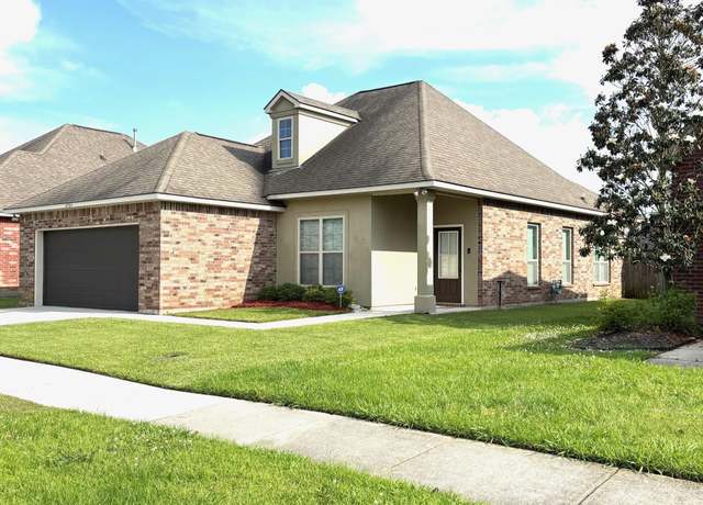 Property at 2704 Arceneaux Ave, Zachary, LA 70791, 3 beds, 2 baths