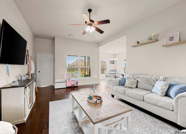 Property at 42406 Tigers Eye Stone Ave, Prairieville, LA 70769, 3 beds, 2 baths