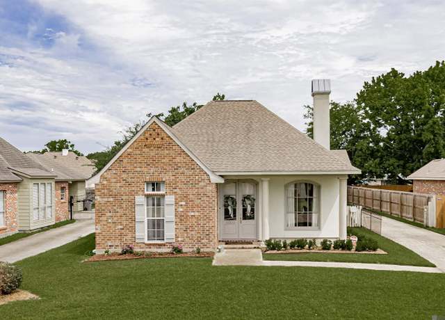 Property at 10233 Springpark Ave, Baton Rouge, LA 70810, 3 beds, 2 baths