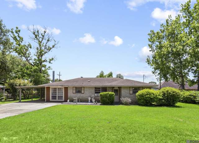 Property at 3952 Chestnut St, Zachary, LA 70791, 3 beds, 2 baths
