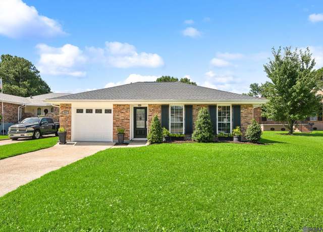 Property at 301 W Louisiana State Dr, Kenner, LA 70065, 3 beds, 2 baths