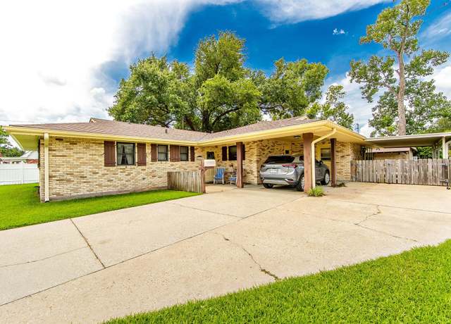 Property at 260 El Paso Dr, Houma, LA 70360, 3 beds, 2.5 baths